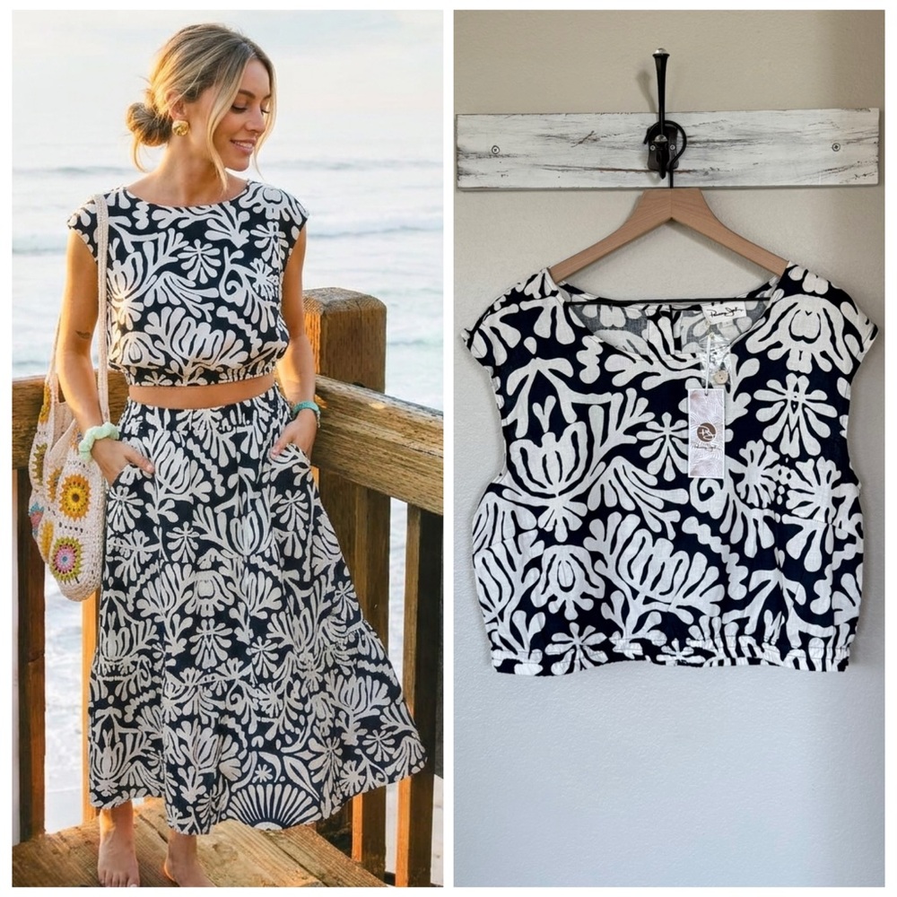 Panama Jack Black & White Botanical Crop Top